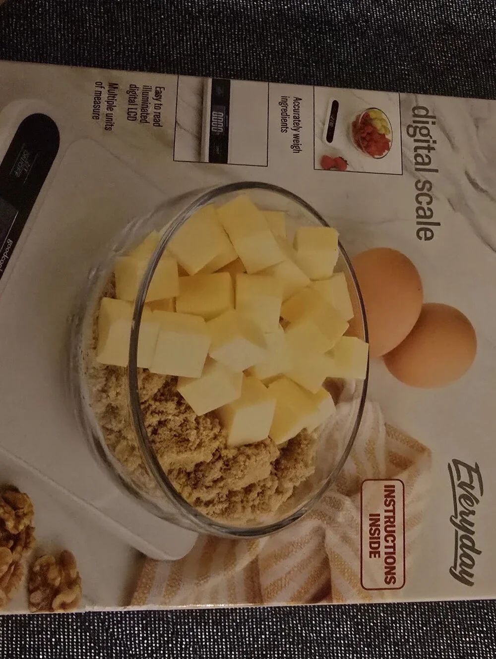 White Digital Kitchen Scale — Everyday Precision